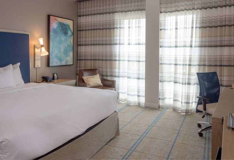 هتل Hilton Austin Airport