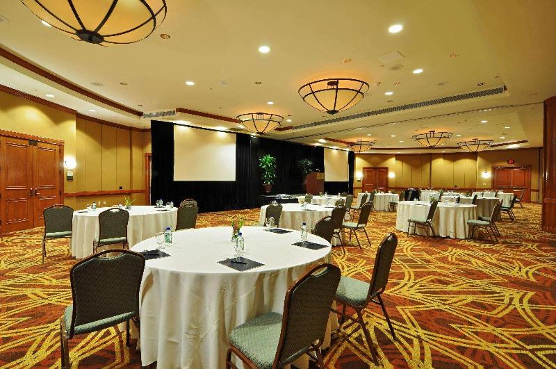 هتل Hilton Austin Airport