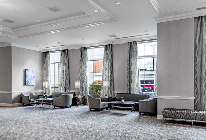 هتل Hilton Columbus At Easton