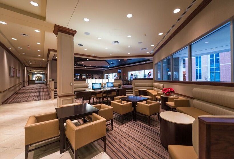 בית מלון כפרי Hilton Scranton & Conference Center