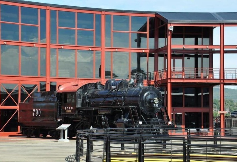 בית מלון כפרי Hilton Scranton & Conference Center