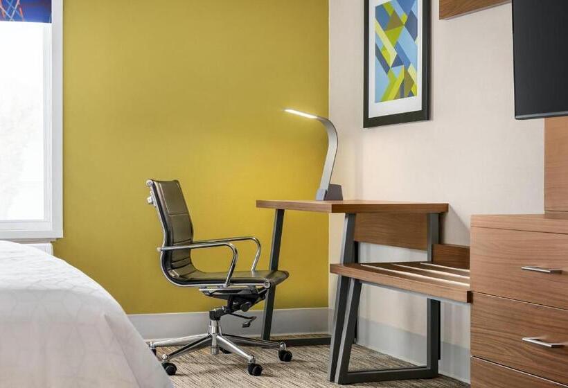 هتل Holiday Inn Express & Suites Philadelphia   Mt Laurel, An Ihg