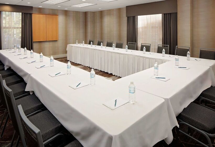 هتل Homewood Suites By Hilton Albuquerque Uptown