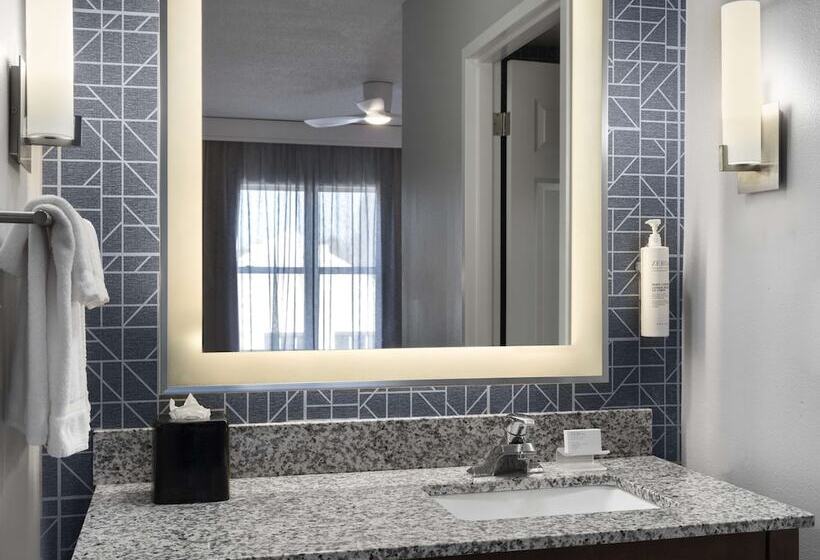 هتل Homewood Suites By Hilton Columbus/airport