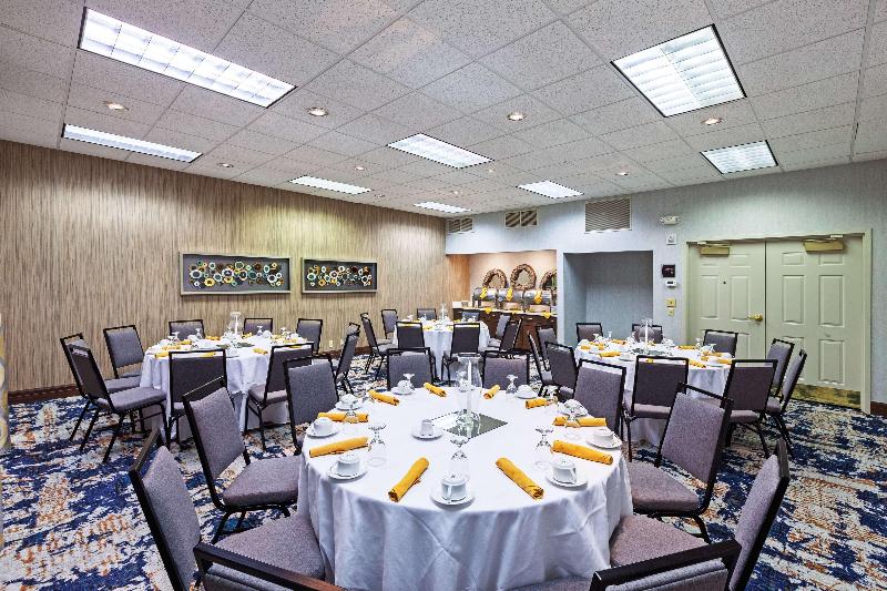 בית מלון כפרי Homewood Suites By Hilton Greensboro