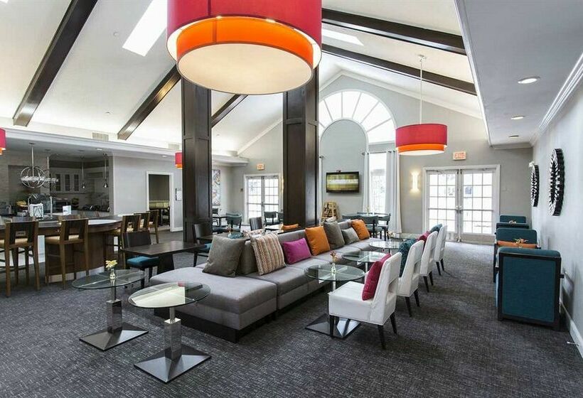هتل Homewood Suites By Hilton Savannah