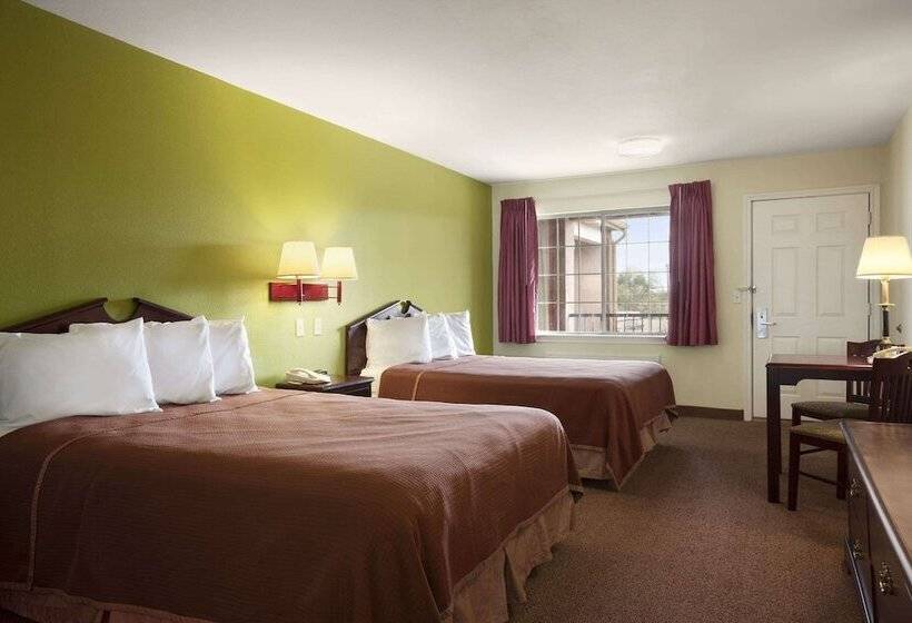 בית מלון כפרי Howard Johnson By Wyndham Grand Prairie Near Lone Star Park