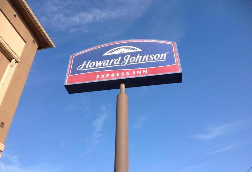 Отель Howard Johnson By Wyndham Grand Prairie Near Lone Star Park