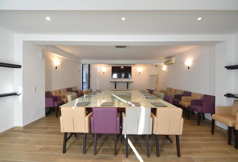 هتل Hôtel La Roya
