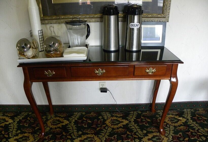 فندق New Victorian Inn & Suites Kearney