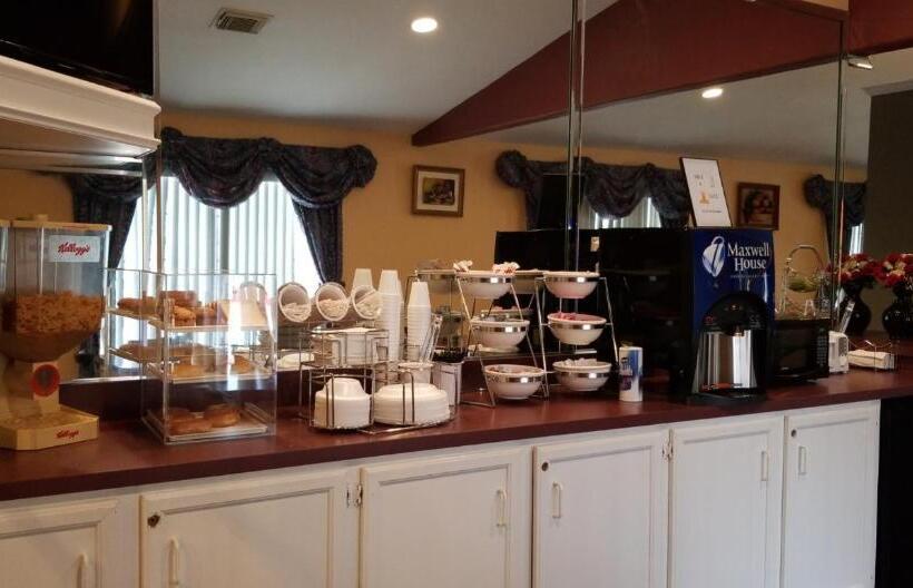 בית מלון כפרי Oxford Inn And Suites Nasa