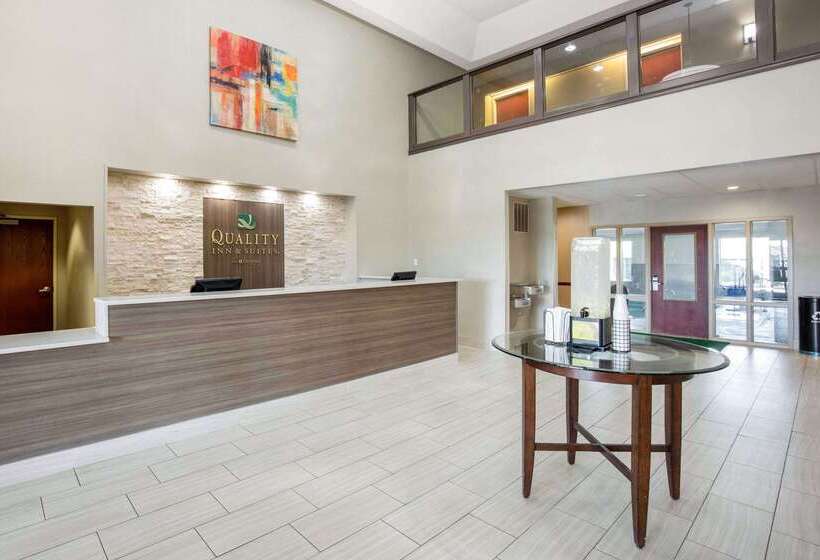 בית מלון כפרי Quality Inn & Suites Arnold   St Louis