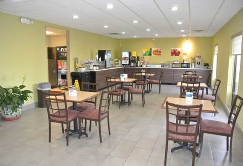 בית מלון כפרי Quality Inn & Suites Arnold   St Louis