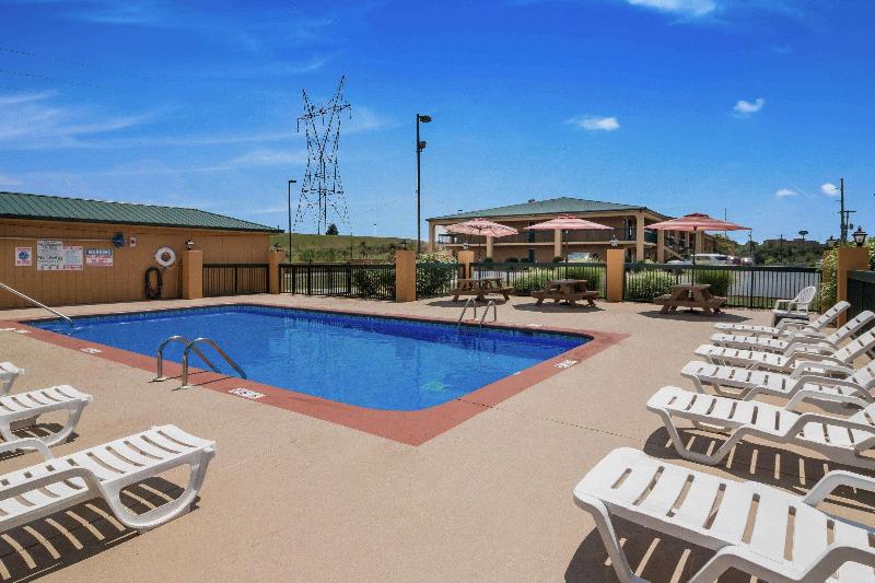 Отель Quality Inn