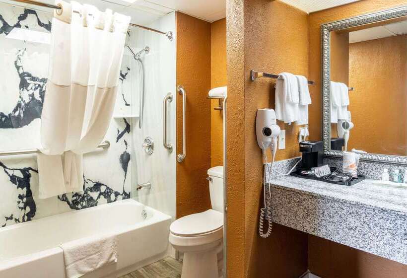 فندق Quality Inn & Suites Corinth West