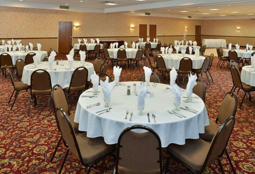 בית מלון כפרי Quality Inn & Suites Fort Madison Near Hwy 61