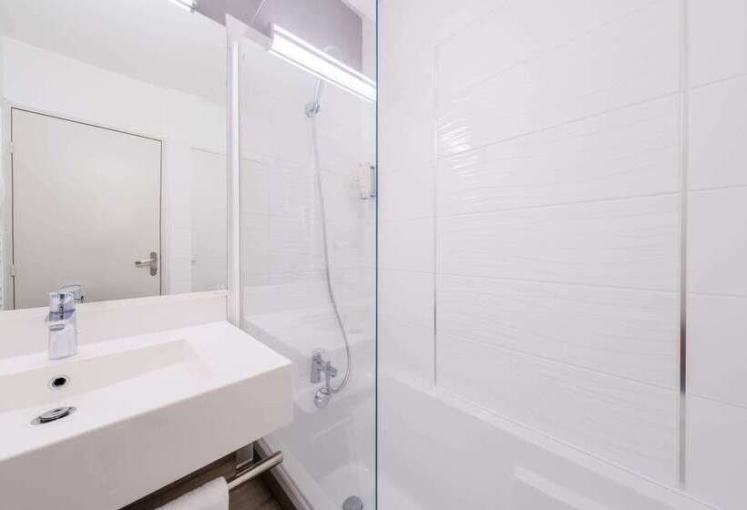 هتل Le Circuit Le Mans