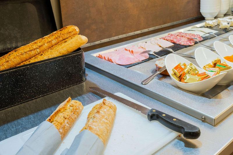 هتل Le Circuit Le Mans