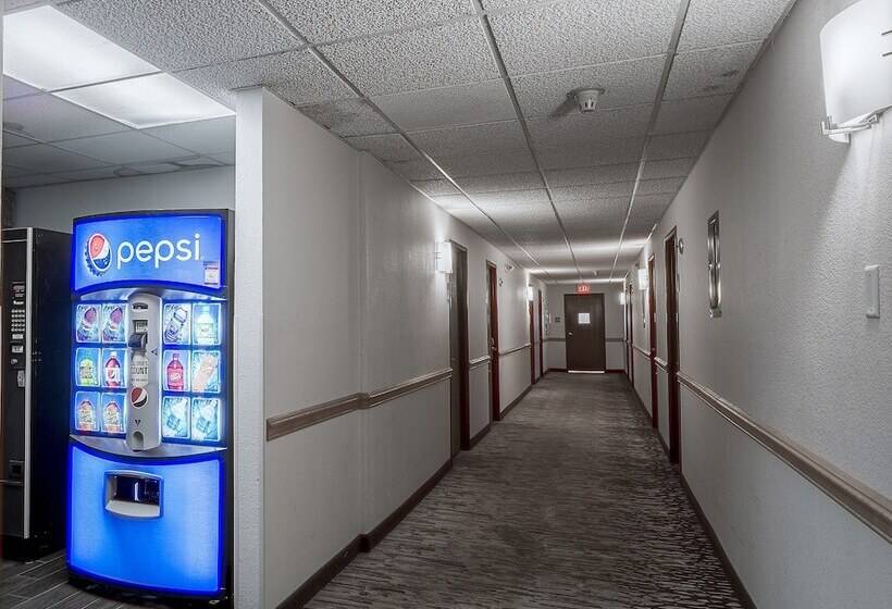 فندق Red Roof Inn & Suites Hermitage