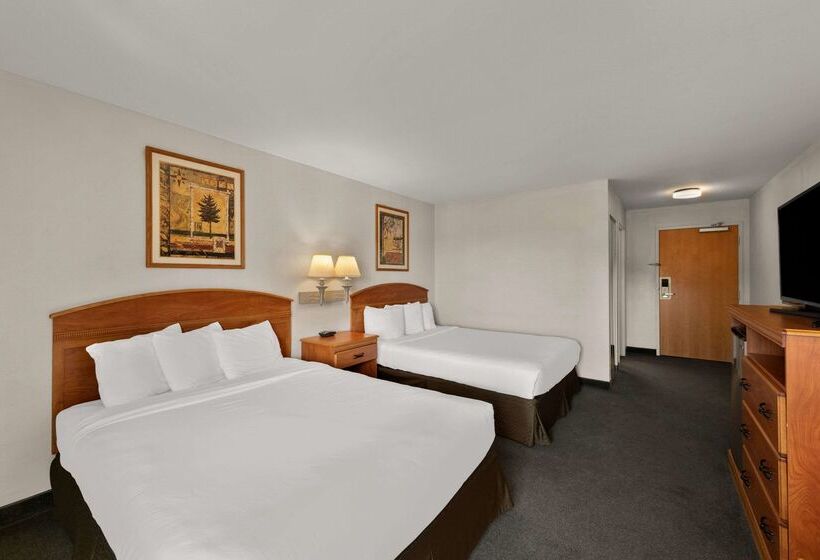 בית מלון כפרי Rodeway Inn & Suites