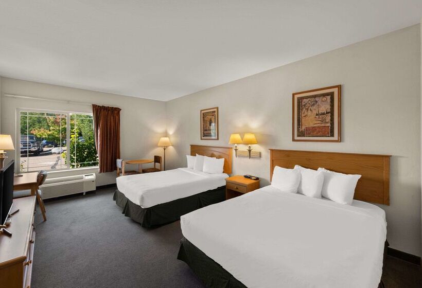 בית מלון כפרי Rodeway Inn & Suites