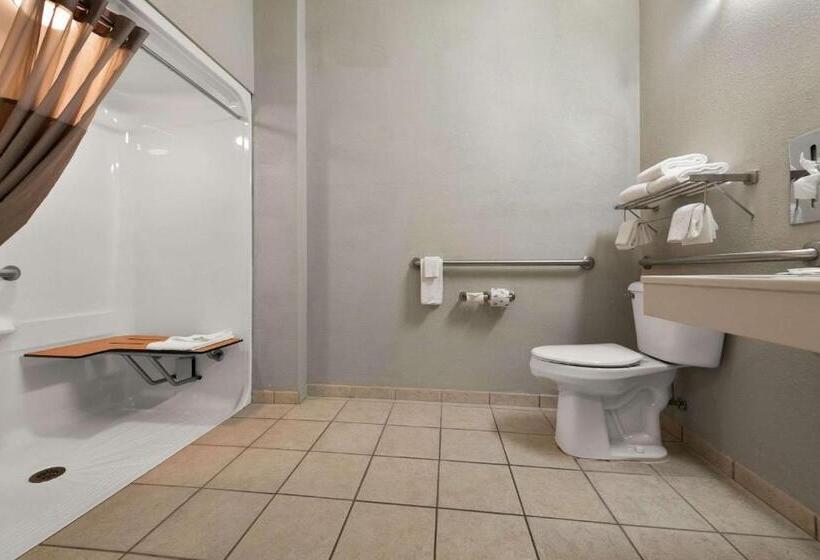 בית מלון כפרי Rodeway Inn & Suites