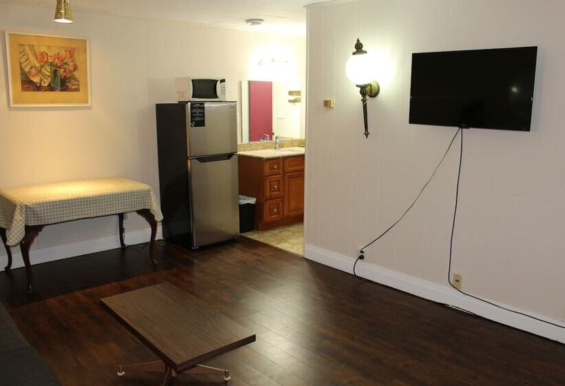 汽车旅馆  Sauble Beach Lodge