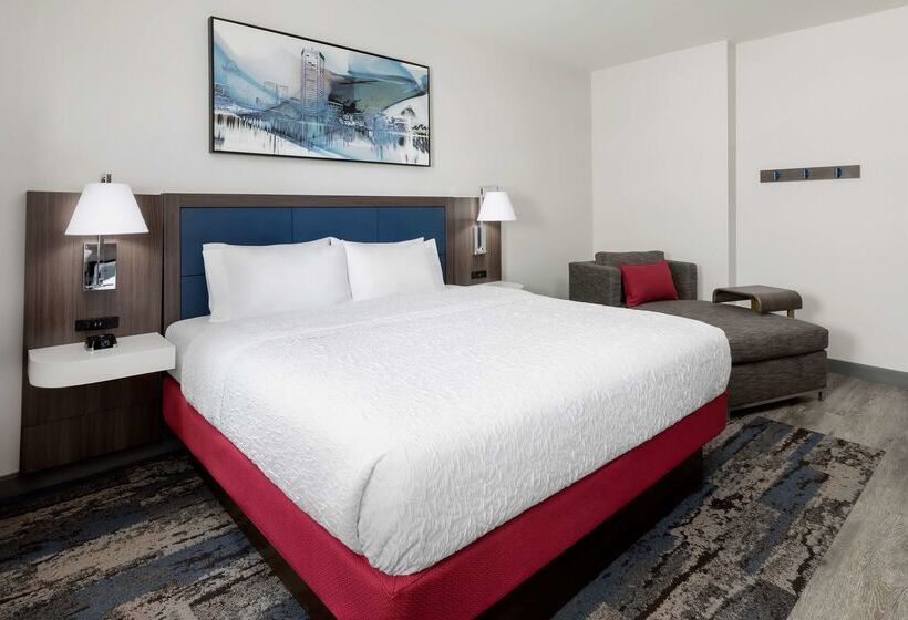 Hampton Inn & Suites Baltimore Inner Harbor