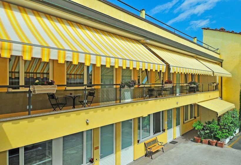 هتل B&b Ai Cipressi