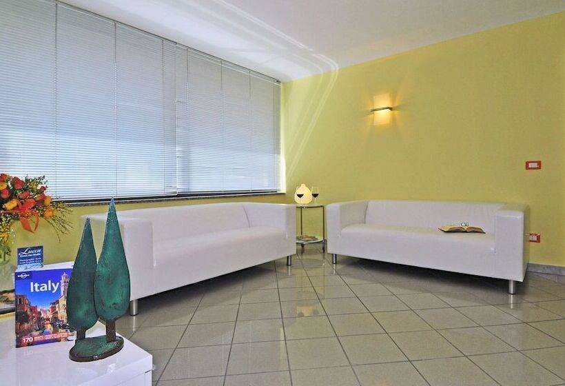 هتل B&b Ai Cipressi