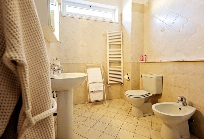 هتل B&b Ai Cipressi
