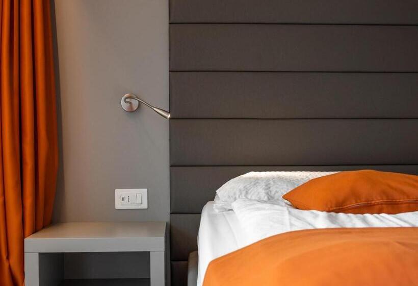 هتل Benacus Panoramic