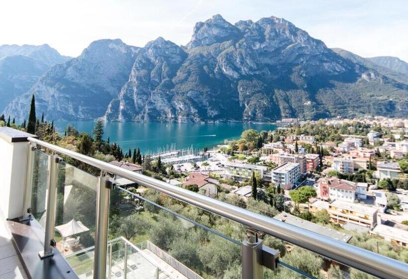 هتل Benacus Panoramic