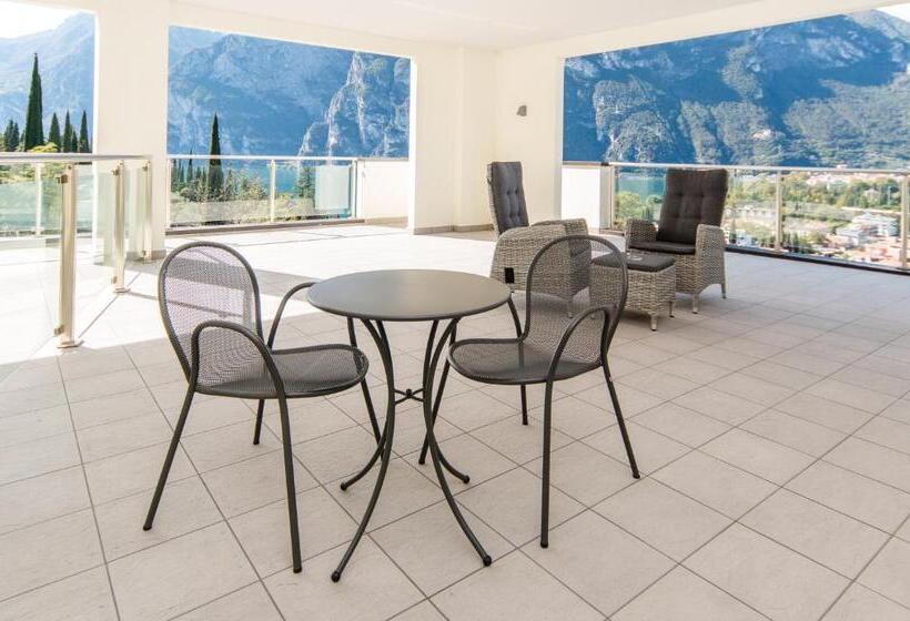 هتل Benacus Panoramic