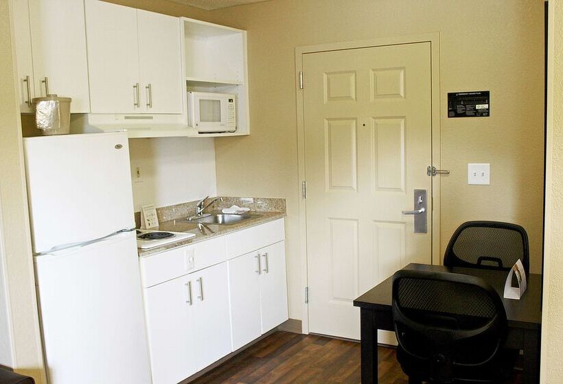 هتل Extended Stay America Select Suites   Chesapeake   Churchland Blvd