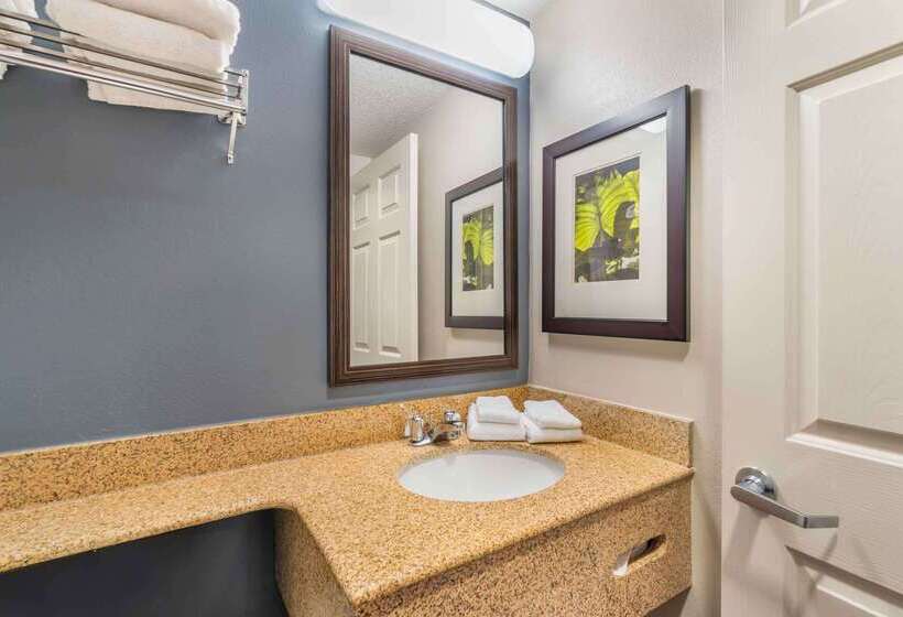 هتل Extended Stay America Suites  Chesapeake  Greenbrier Circle