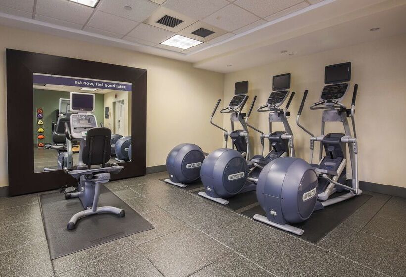 هتل Hampton Inn And Suites Camarillo
