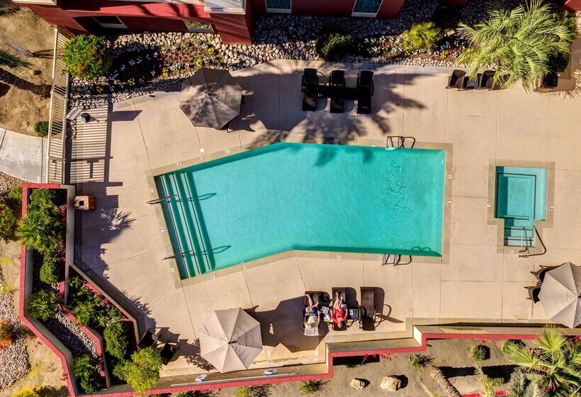 בית מלון כפרי Hampton Inn & Suites Palm Desert