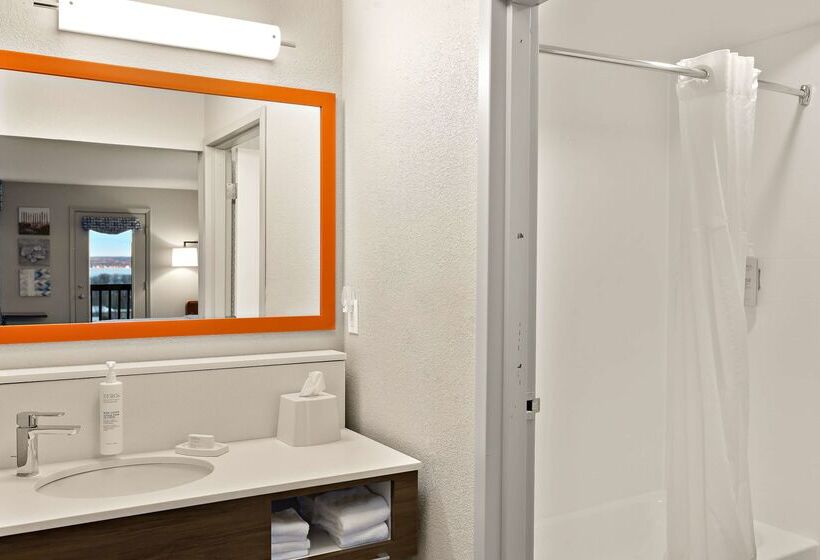 בית מלון כפרי Hampton Inn & Suites By Hilton Petoskey