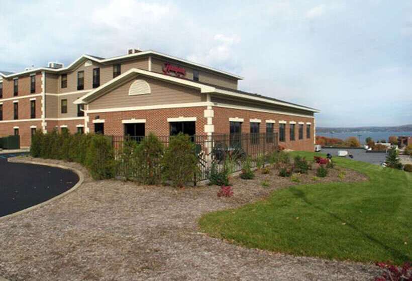 בית מלון כפרי Hampton Inn & Suites By Hilton Petoskey