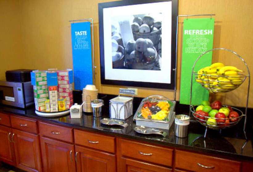 هتل Hampton Inn & Suites Springfield Southwest