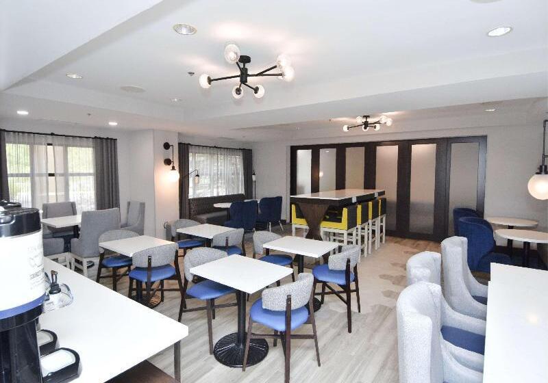 فندق Hampton Inn Auburn