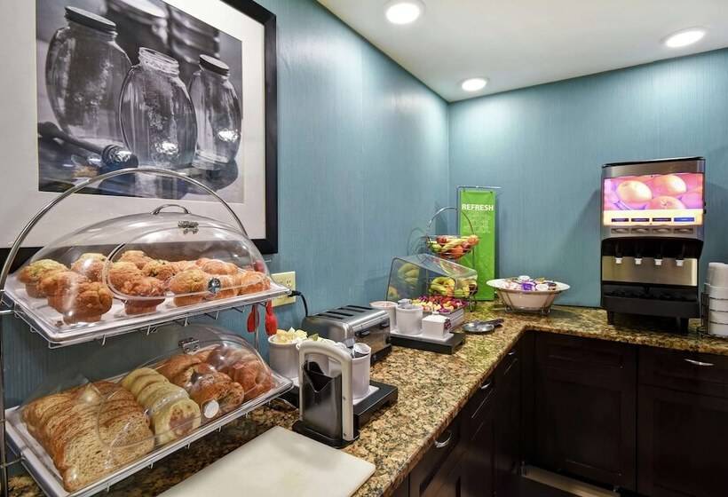 فندق Comfort Inn & Suites Mt. Holly   Westampton