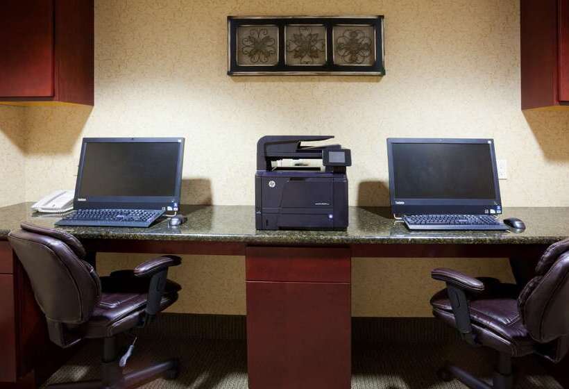 هتل Hampton Inn Cedar Rapids
