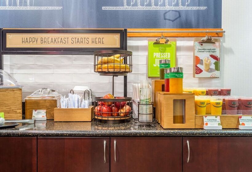 هتل Hampton Inn Cedar Rapids
