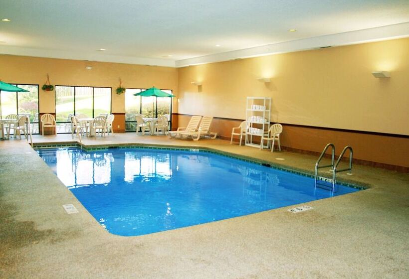 هتل Hampton Inn Cedar Rapids