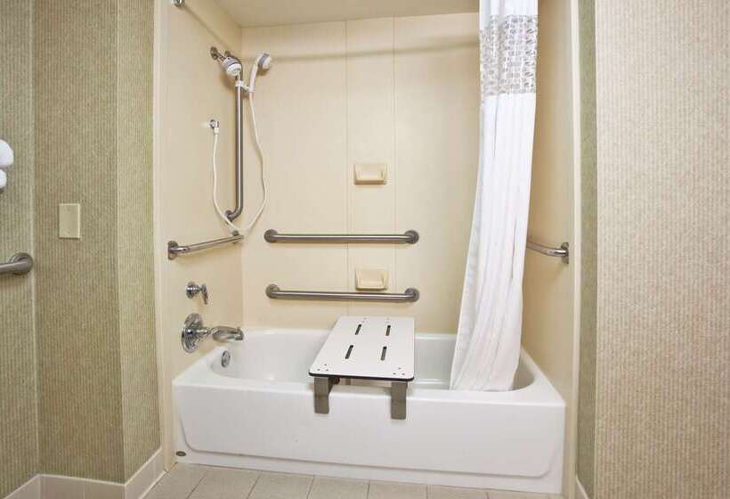 בית מלון כפרי Hampton Inn Clifton Park