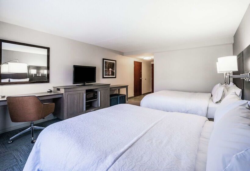 בית מלון כפרי Hampton Inn Clifton Park