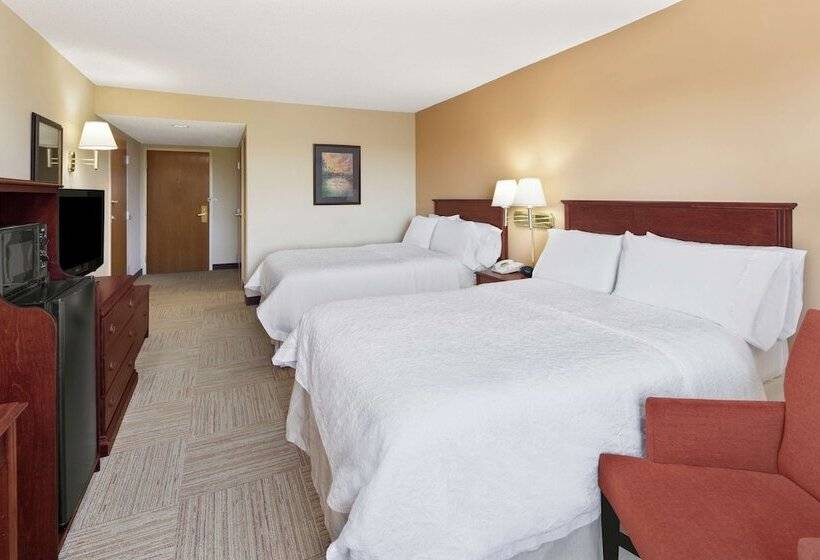 هتل Hampton Inn Columbus North