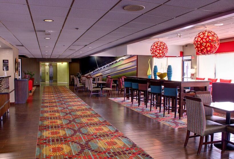 בית מלון כפרי Hampton Inn Daytona Speedway